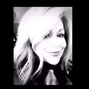 Meet your Posher, Dominique